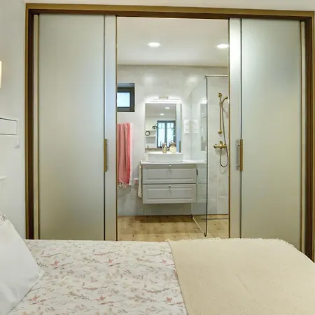 Rozmaring Vendeghaz 3*